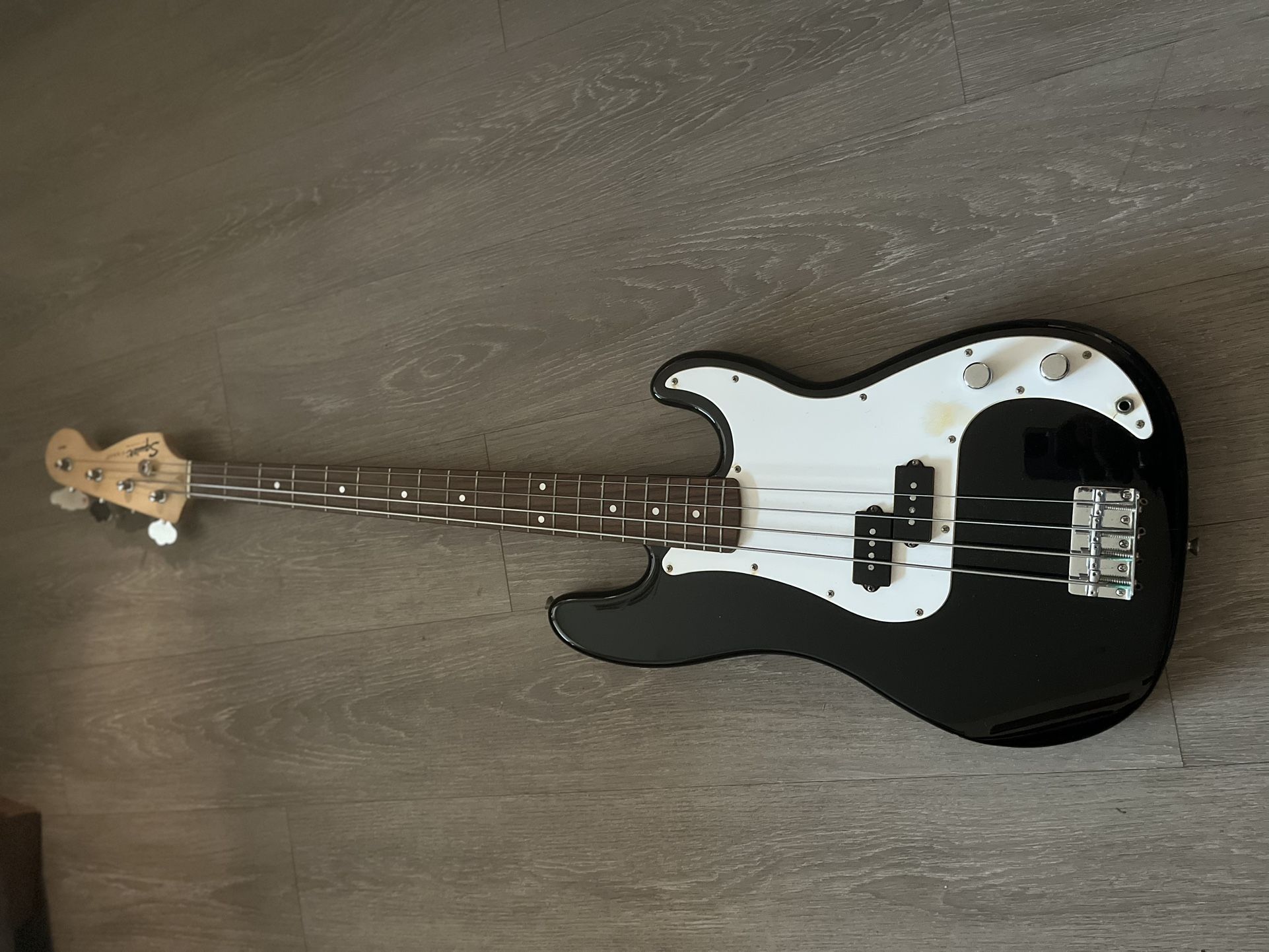 Squier Precision Bass