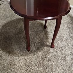 ROUND COFFEE TABLE