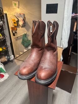 9.5 Men’s Boots