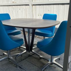 Dinner Table/ Chairs 
