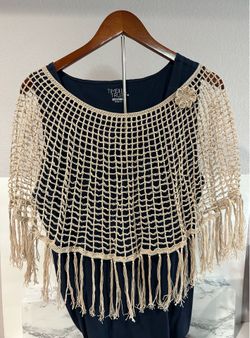 Hand made cape (mañanita)