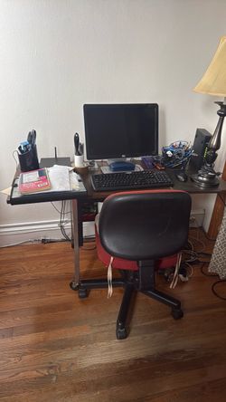 Computer chair *PC not included *