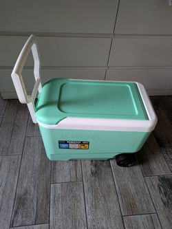 IGLOO Wheeled Cooler