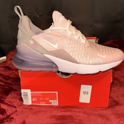New nike 270 size 4.5 youth. 6 women. 