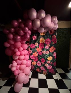 White Metal Wedding Stand/ Backdrop