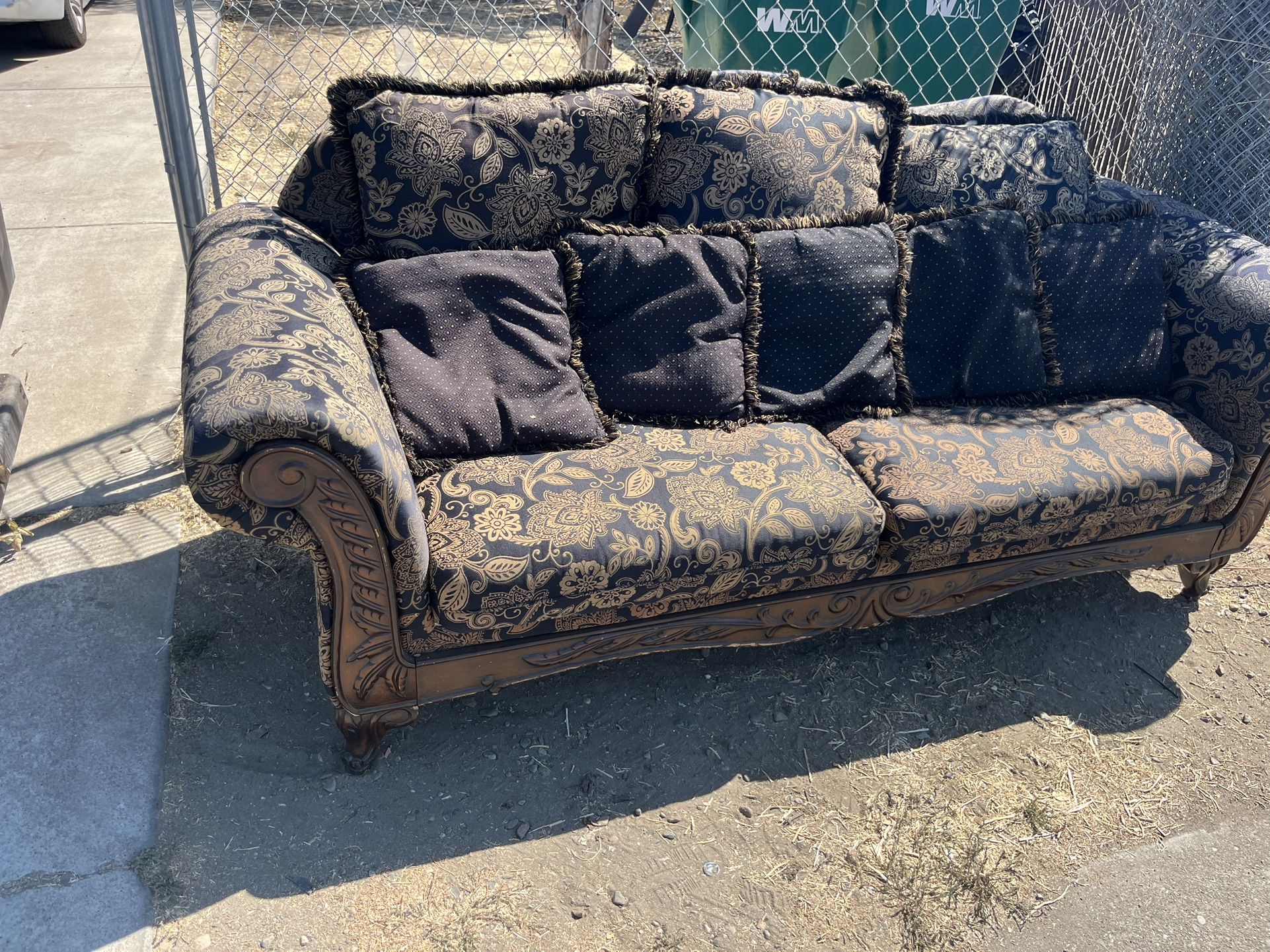 1couch $30