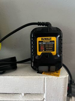 Dewalt Battwry Charger