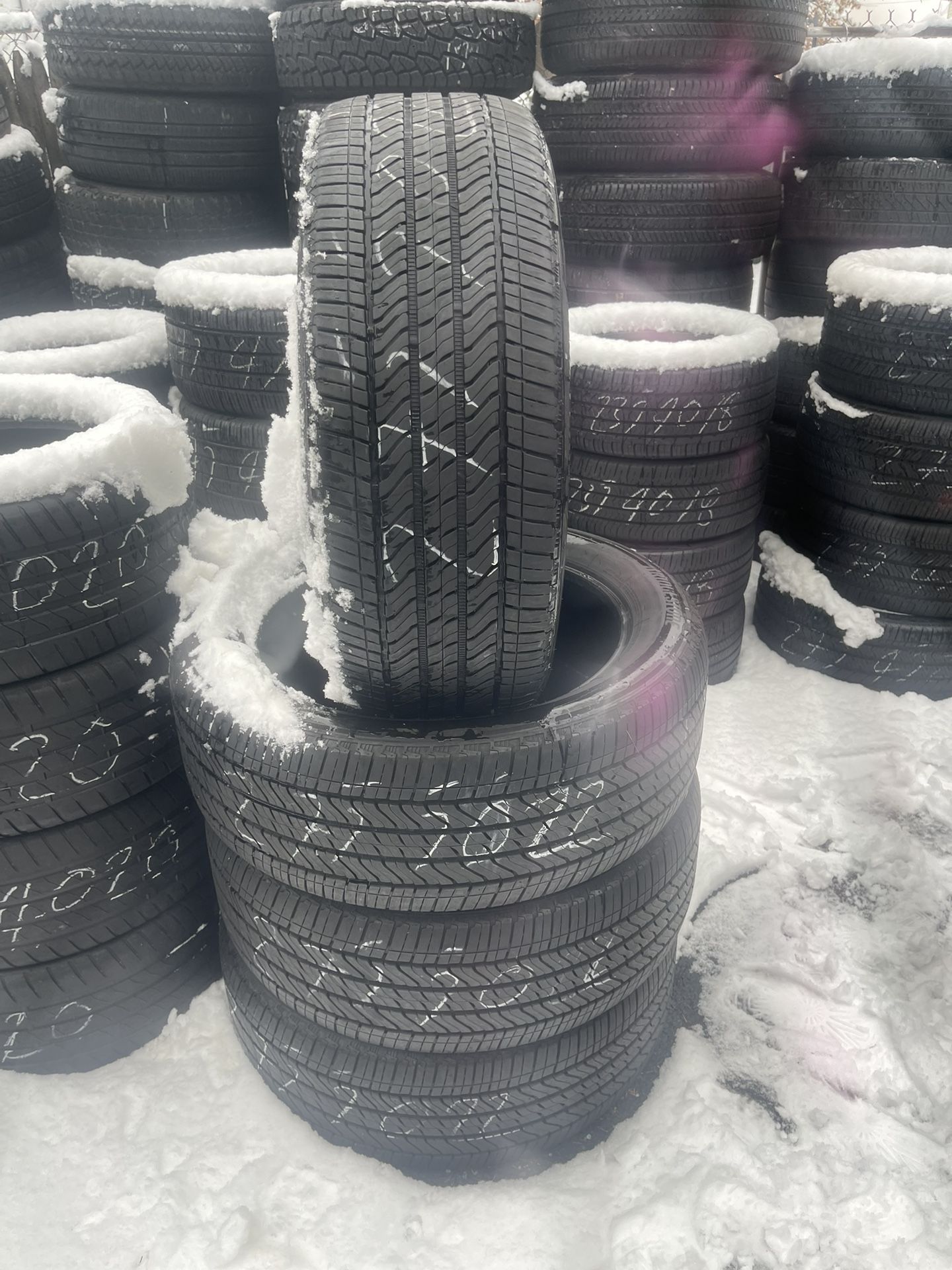 275/50/22 Bridgestone 275/50R22 set of matching used tires in great condition 400$ for 4 tires plus tax. Mount available but not included. City tires