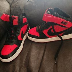 Kids Size 4y Nike Shoes