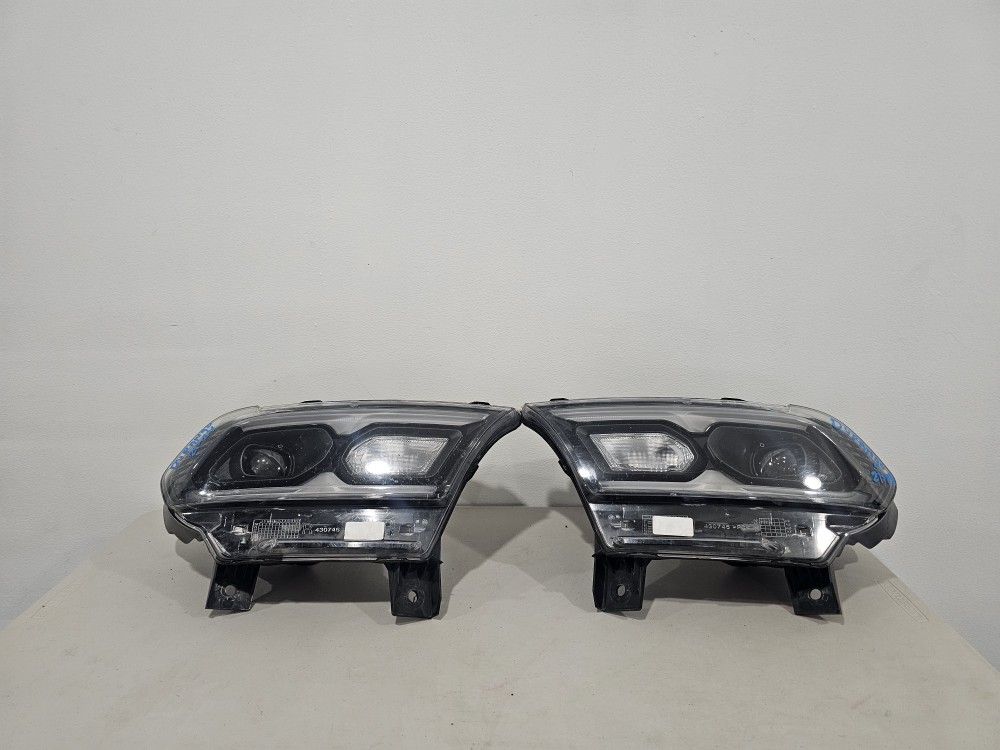 Dodge Durango Left And Right Headlight 2021 2022 2023 2024 2025