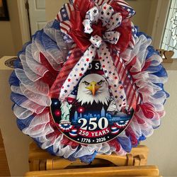 250 year decorative wreath commemorating the US anniversary