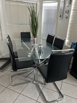 Glass and black dinner table