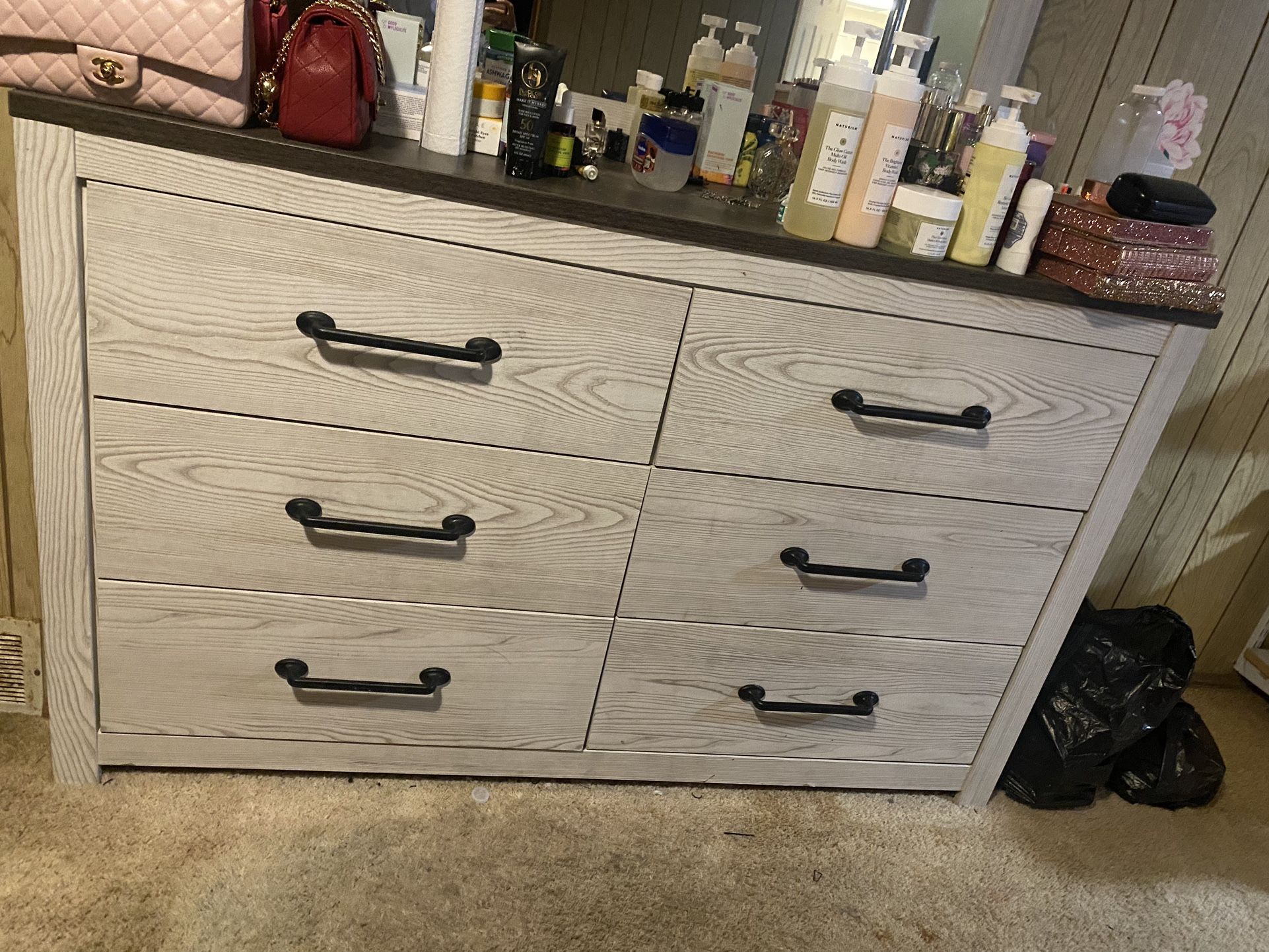 6 Drawer Dresser W/ Mirror