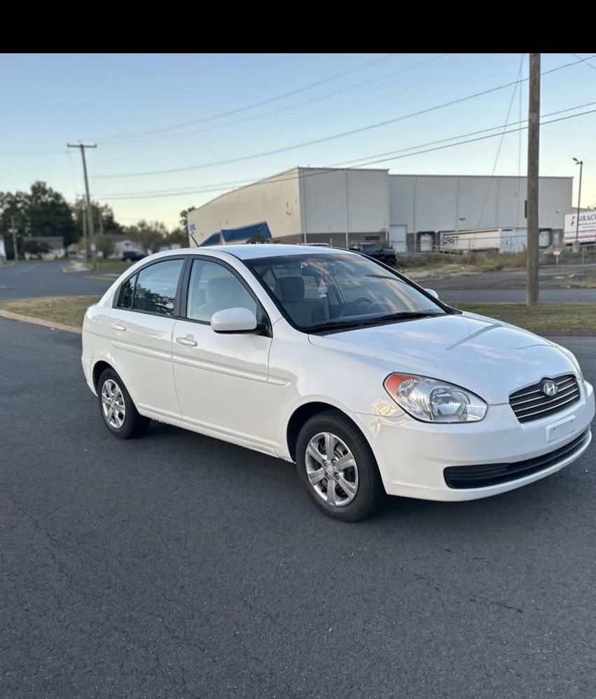 2010 Hyundai Accent · GLS Sedan 4D