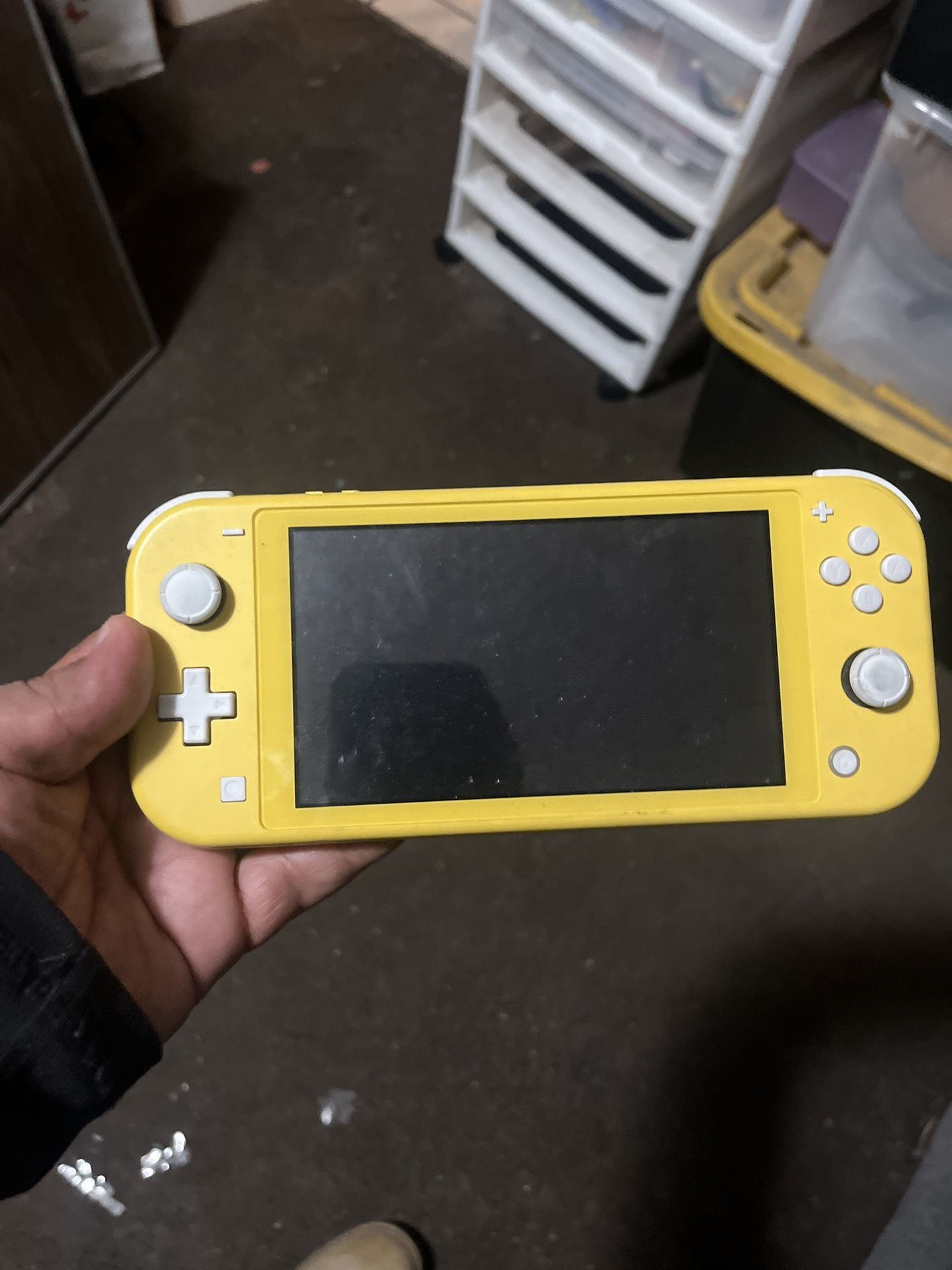 Nintendo Switch Light Yellow