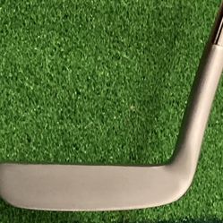 1964 The Wilson 8802 Vintage Putter. 