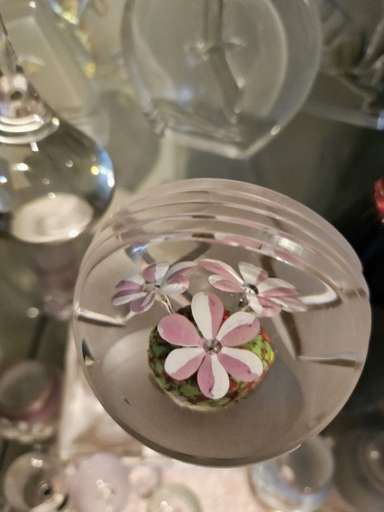 Crystal Paperweight With Flower Type Basket