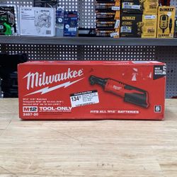 Milwaukee M12 12V Lithium-Ion Cordless 3/8 in. Ratchet (Tool-Only)