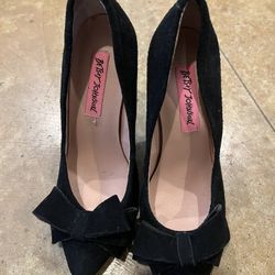 Betsey Johnson Pumps Size 6