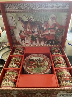 Coffee Cups Santa Claus