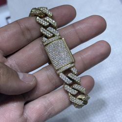 Cuban Link Bracelet Iced Out 
