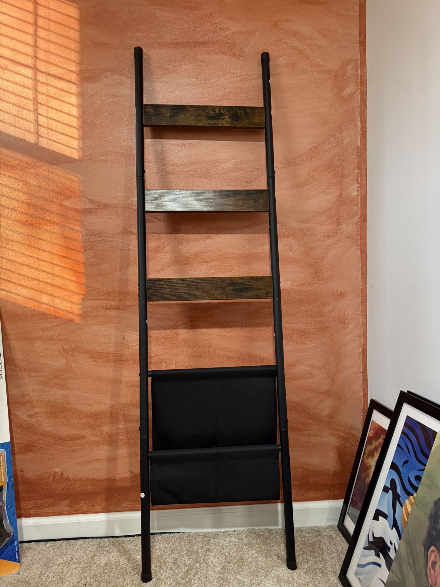 HOOBRO Blanket Ladder, 5 Tier Towel Rack, Wall-Leaning Blanket Rack