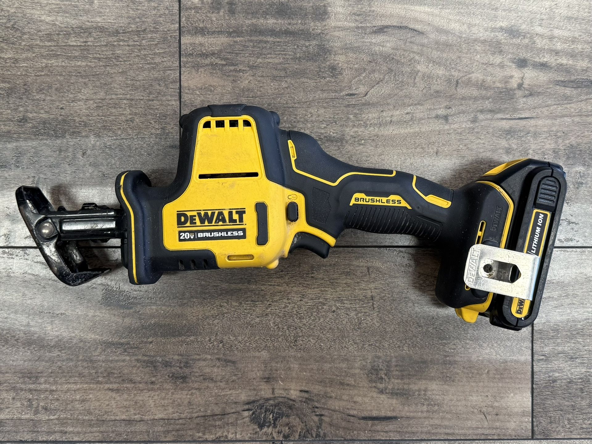 Dewalt DCS369 20V Max Li-Ion Brushless Compact Reciprocating Saw