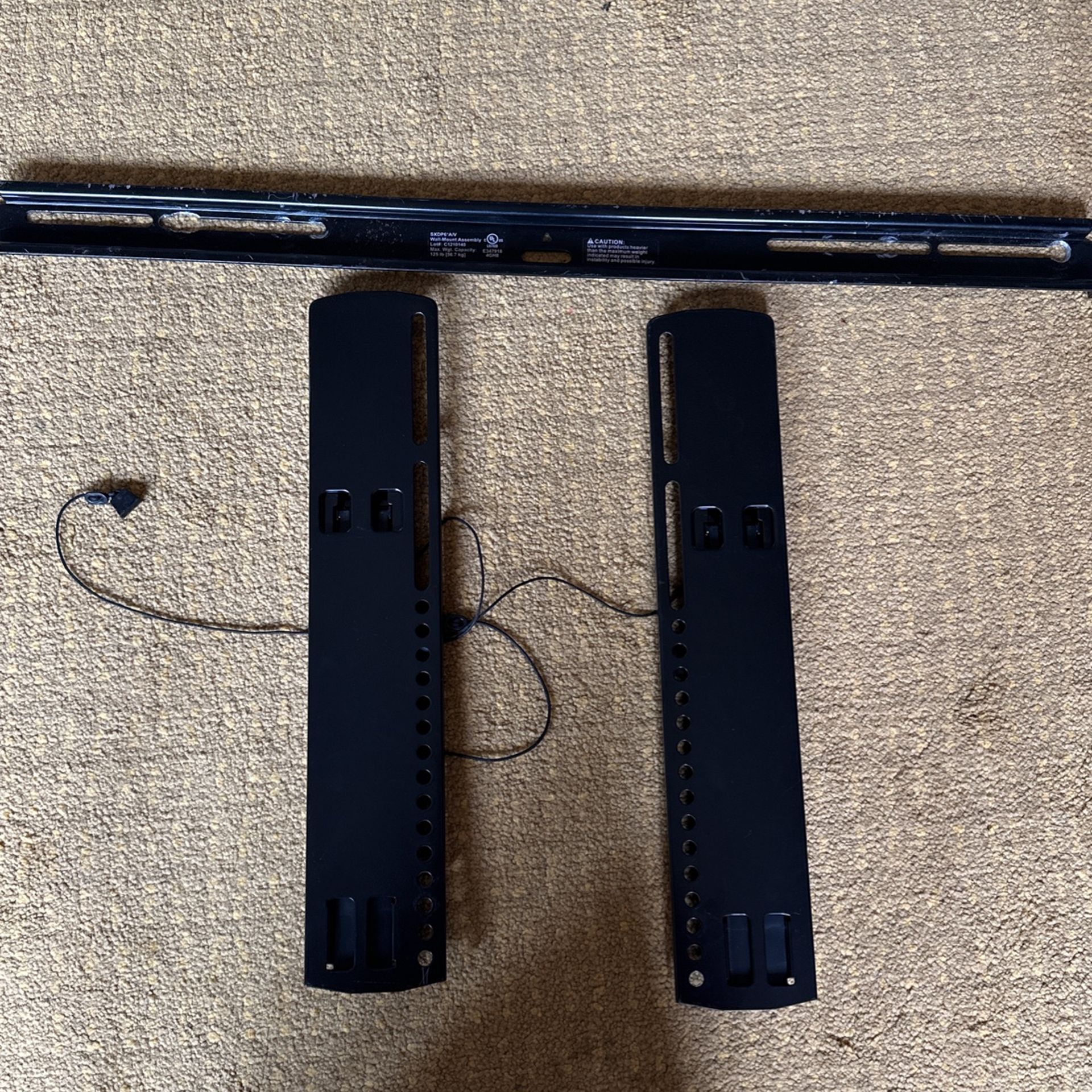 Universal TV mount