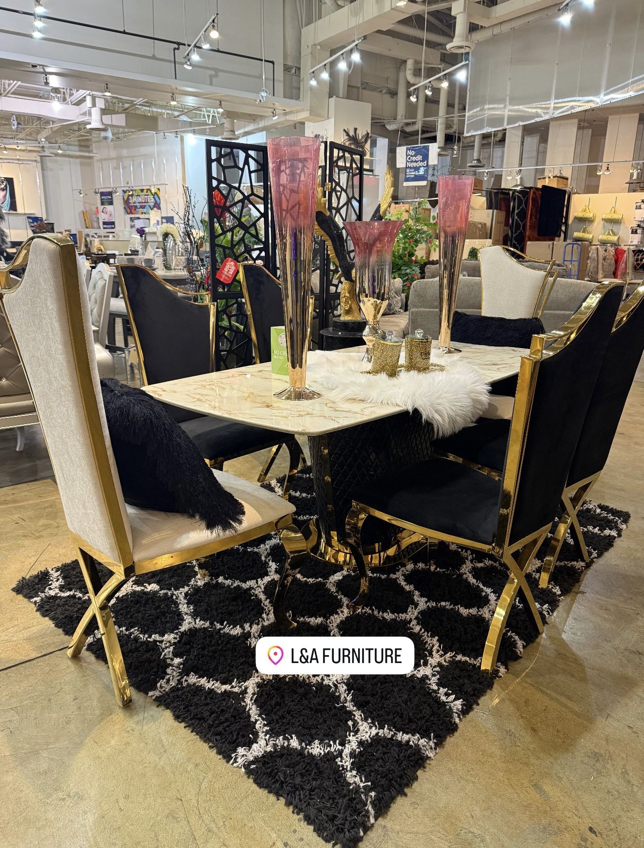 DINING TABLE & 4 CHAIRS