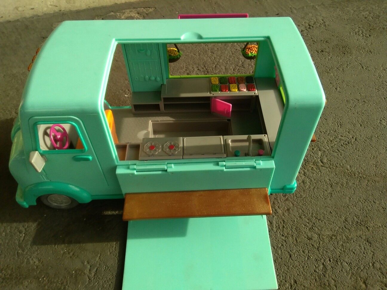 Play toys