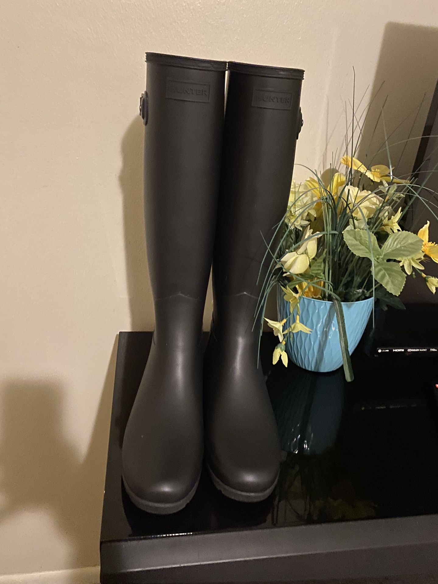 Hunter Tall Rain Boots Size 9