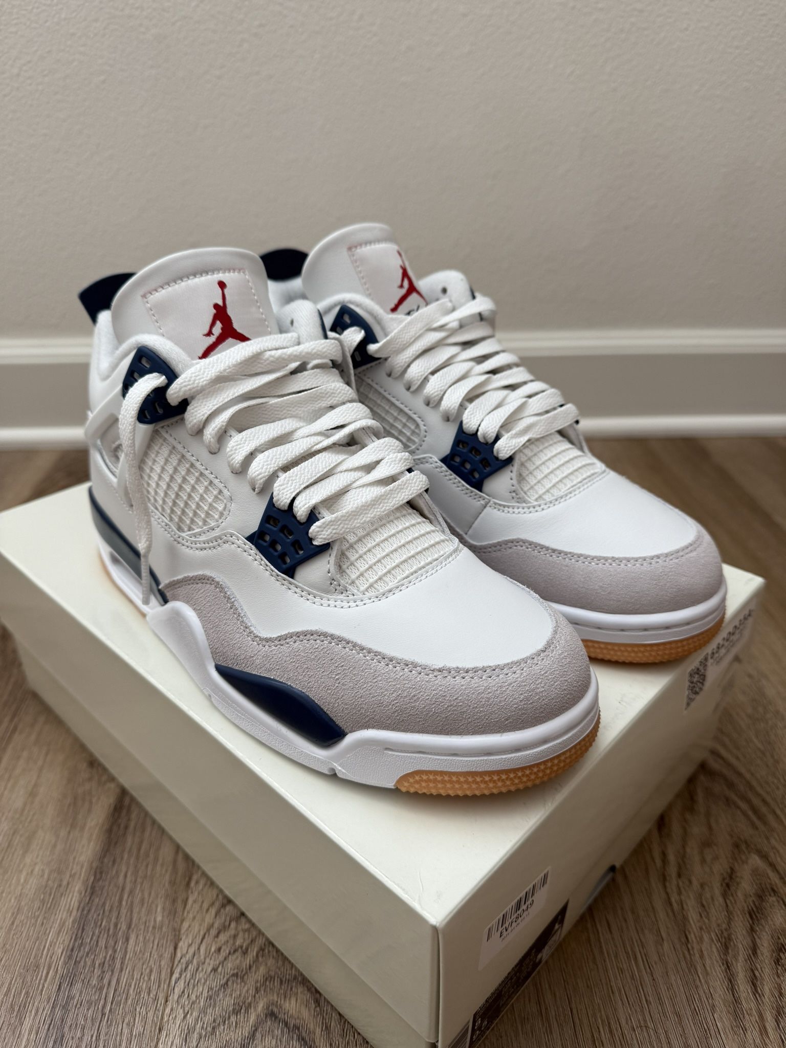 Jordan 4 SB