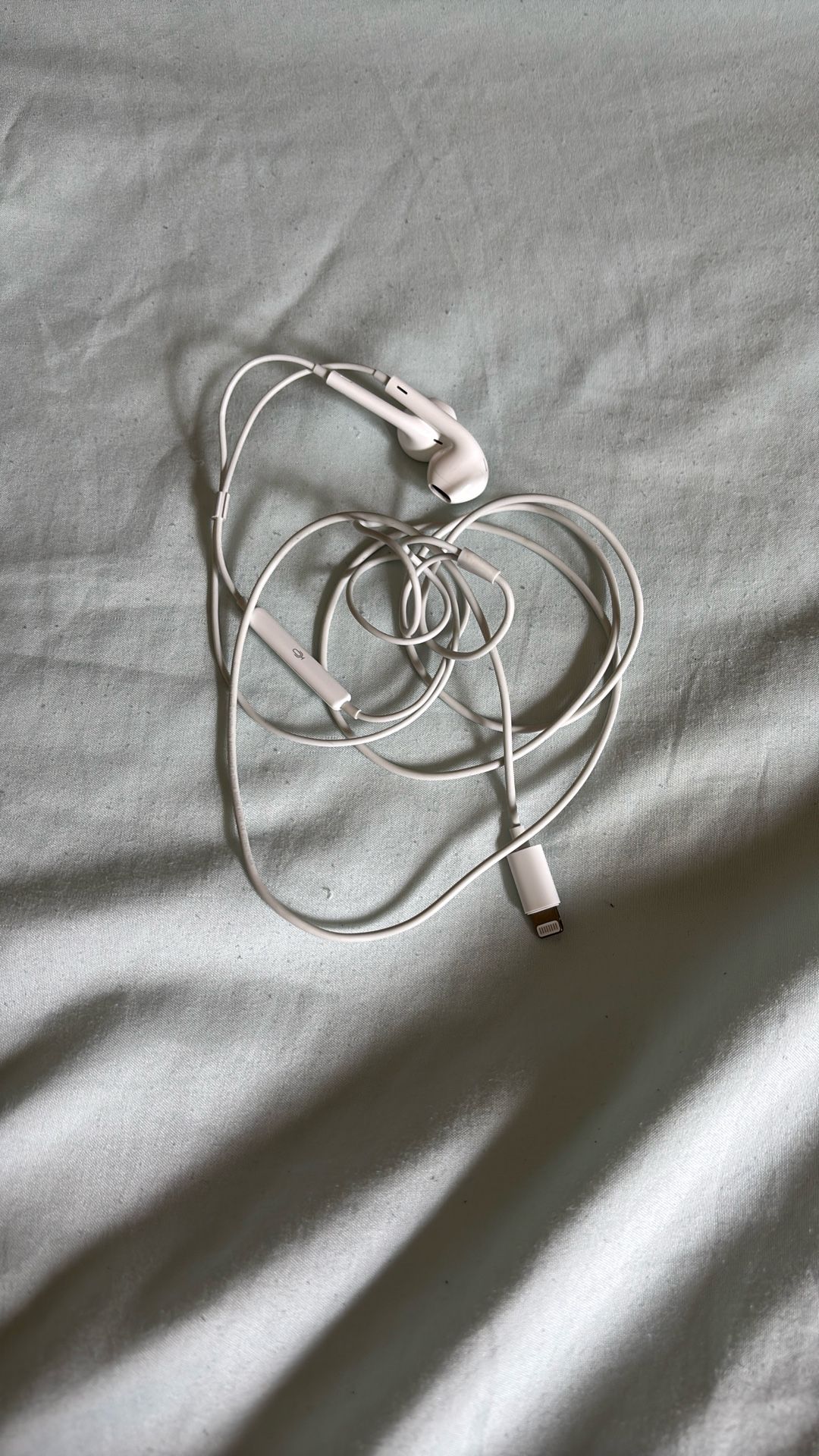 AirPod Plug In Head Phones 