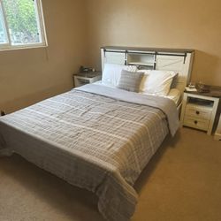 Complete Bedroom Set – Like New – Queen Bed + Desk + Dresser + Nightstands
