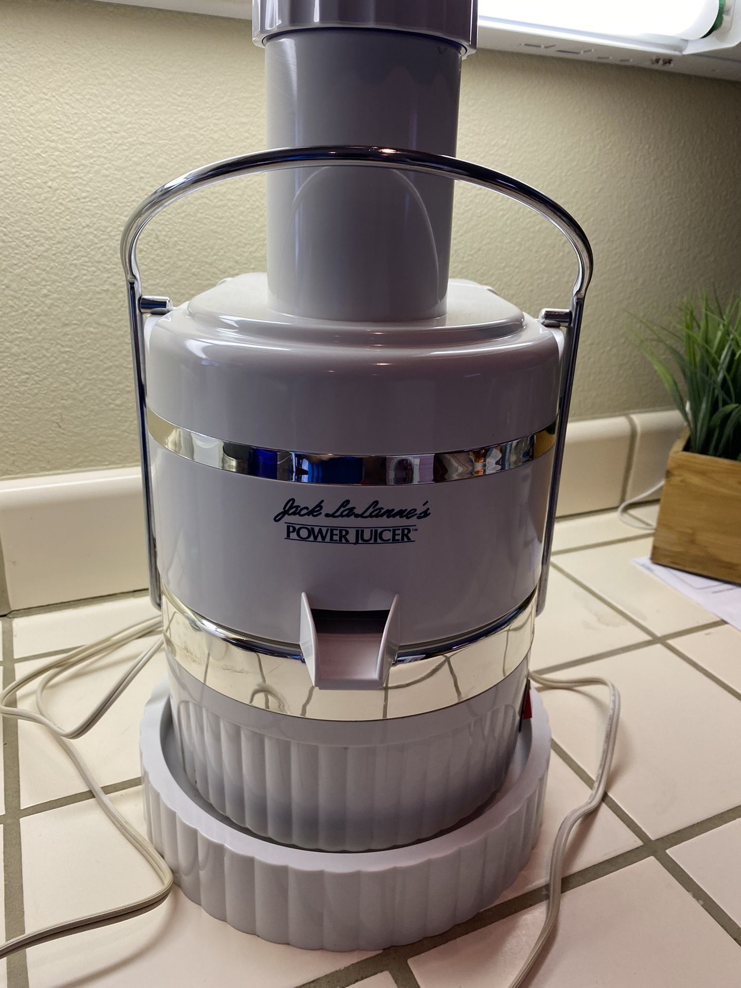 Jack Lalannes Power Juicer