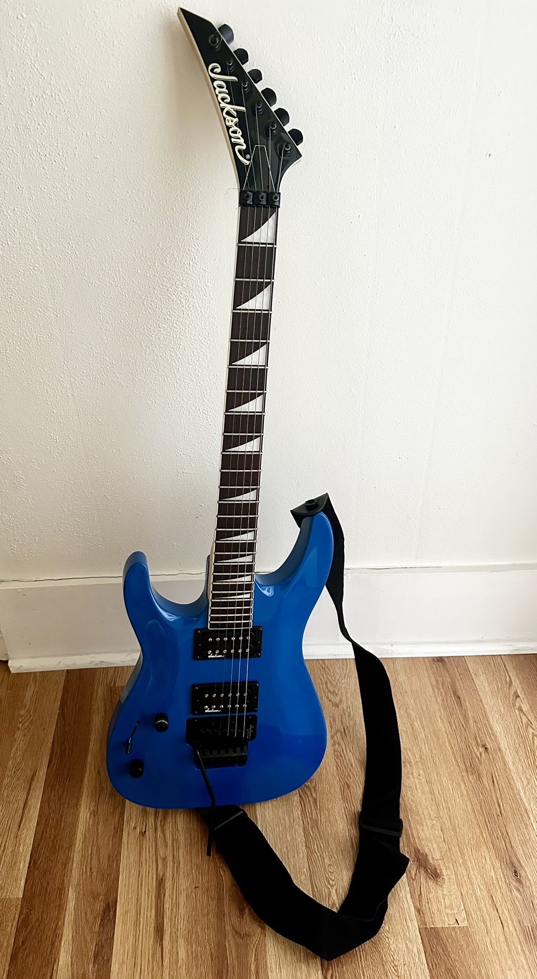 Jackson JS Series Dinky Arch Top JS32 DKA Guitar