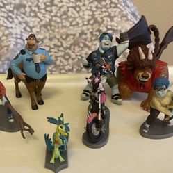 Disney Pixar Onward Deluxe Figurine Set 