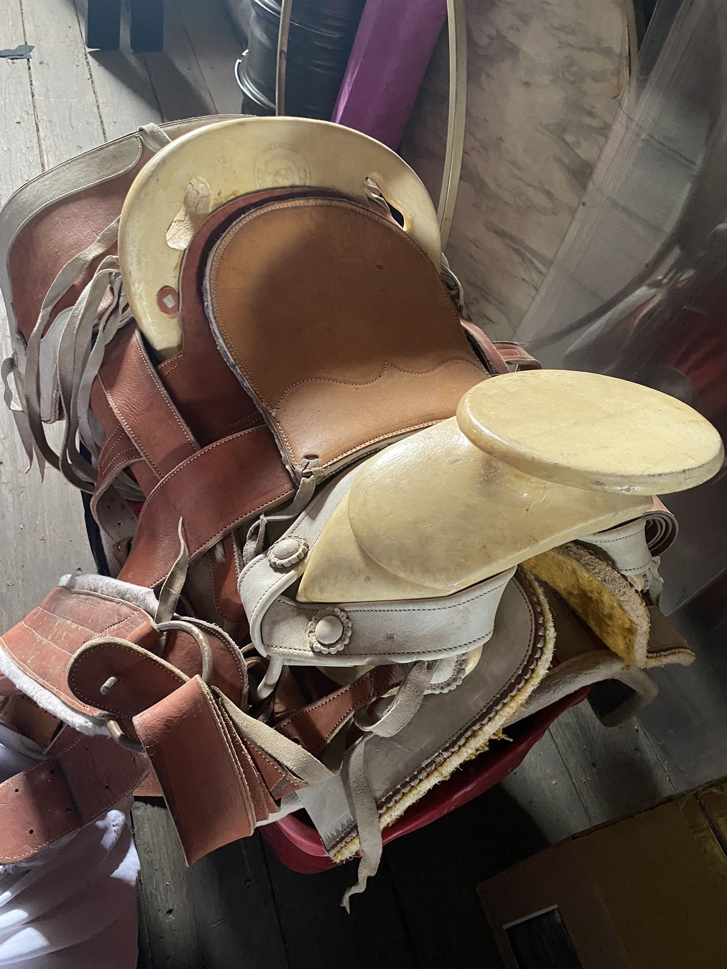 Horse Saddle In Excellent Condition