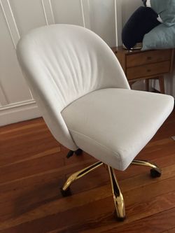 Swivel white chair