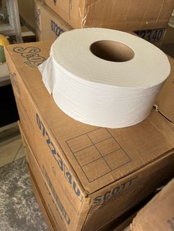 Scott JRT Jr. Jumbo Roll Toilet Paper — 12 Cases Available