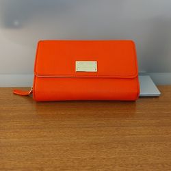 Red purse 