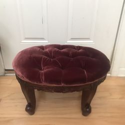 Extremely Nice And Clean Vintage Solid Cedar Wood  Low Stool/food Rest Or For Vanity. 