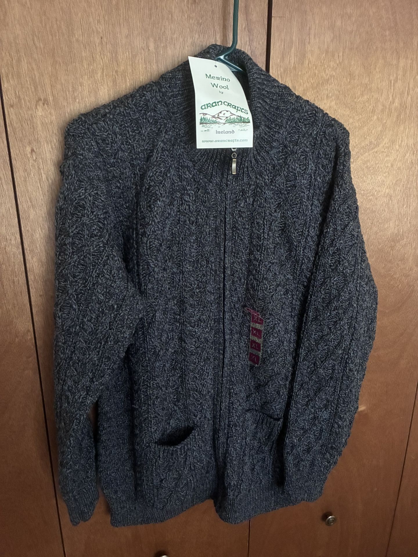 Men’s XL 100% Merino Wool Sweater