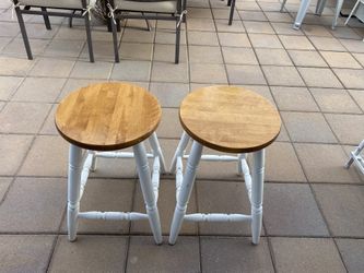 Set of 2 Wide Leg Wood Barstools Bar Stools Solid Wood Made in Canada Farmhouse Country 