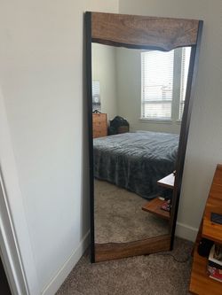 Stand up mirror