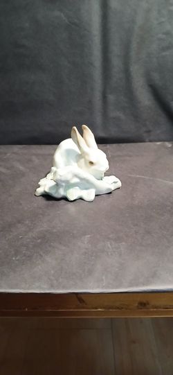 Lladro Bunny Figurine