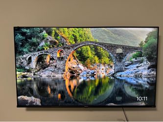 Hisense 50” 4K Smart TV + Wall Mount