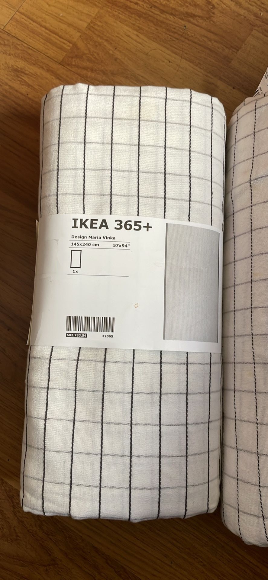 2 IKEA 365+ Design Maria Vinka table cloths 57"x94" like new pick up or deliver.