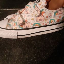 Converse Toddler 8 Like new 