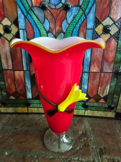 Glass Daffodil Vase